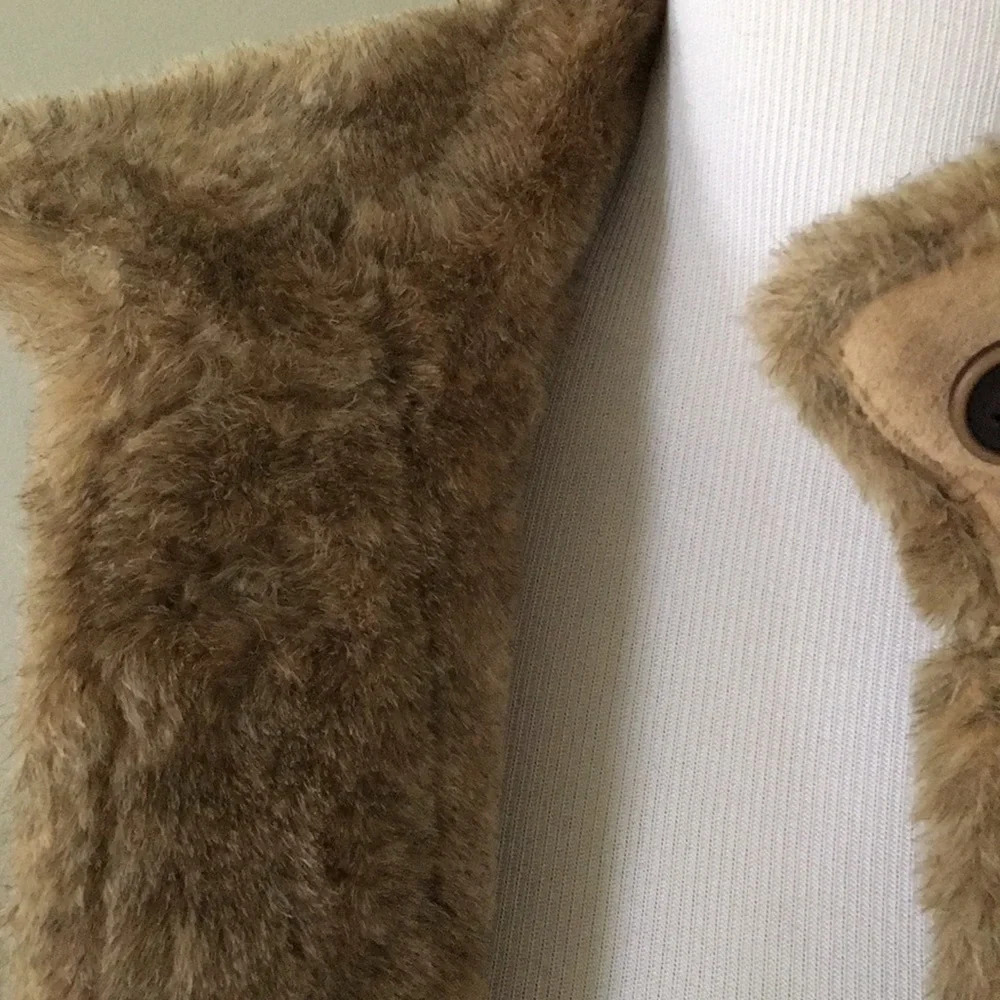 Eddie Bauer Tan SEATTLE SUEDE Faux Fur lined vest, Small, NWOT - Picture 4 of 7